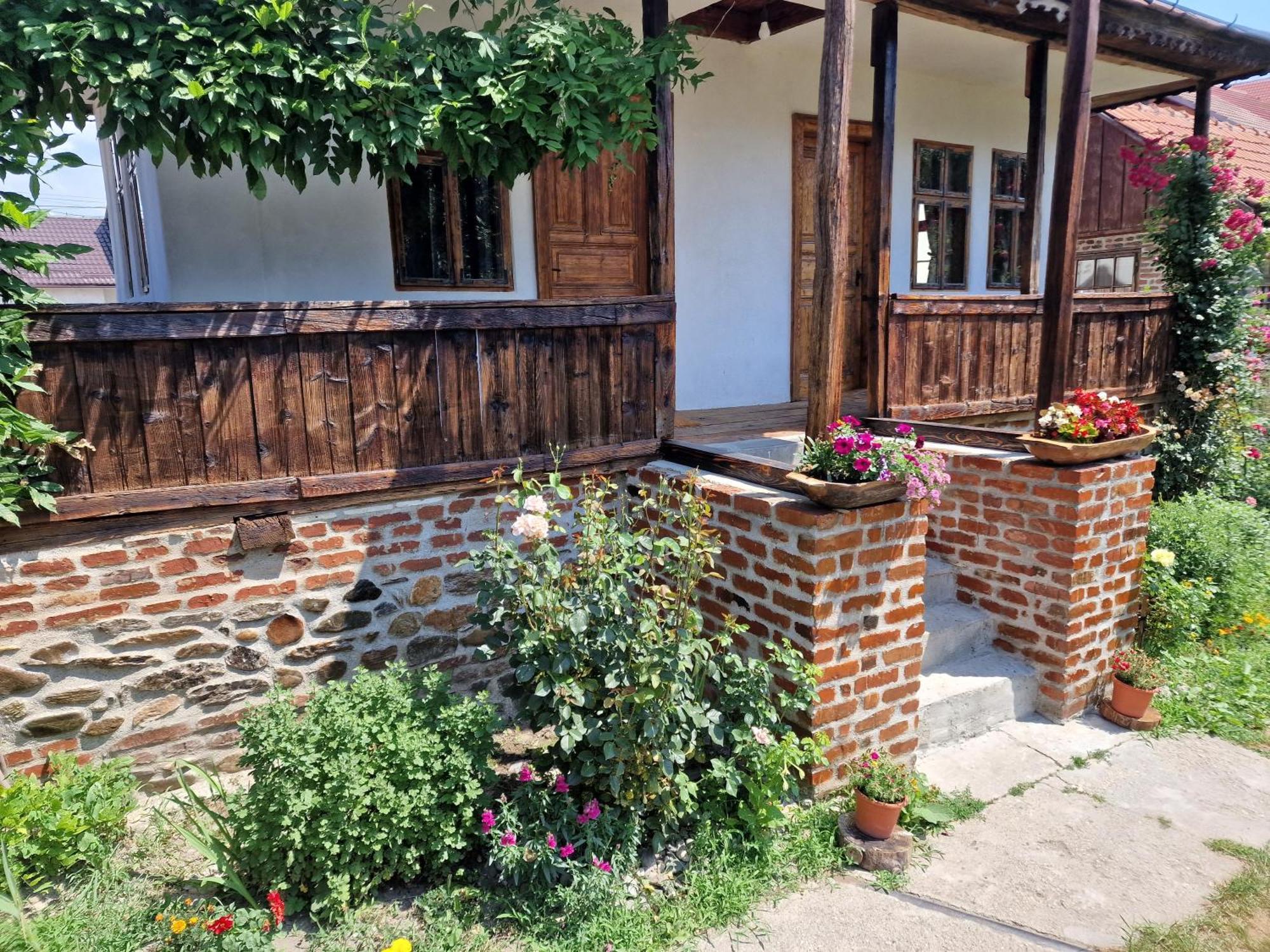 Villa Old Court Curtea de Argeş Esterno foto